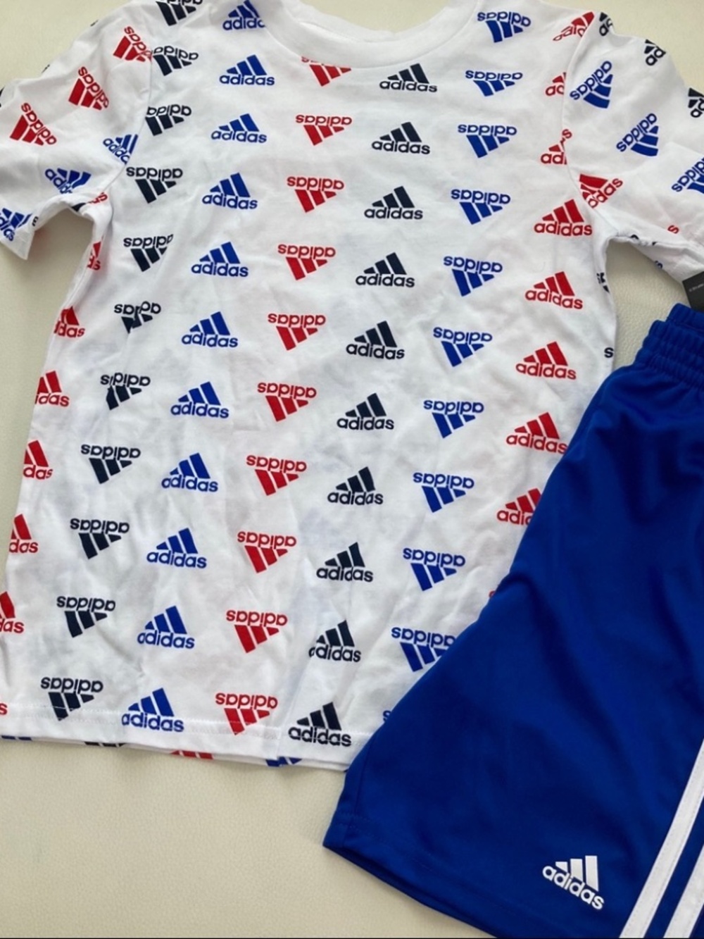 Adidas cute active shorts set 2282 - Picture 2 of 4